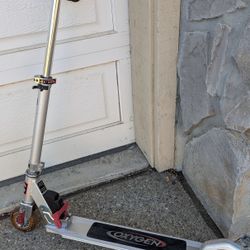 Oxygen Folding Kick Scooter