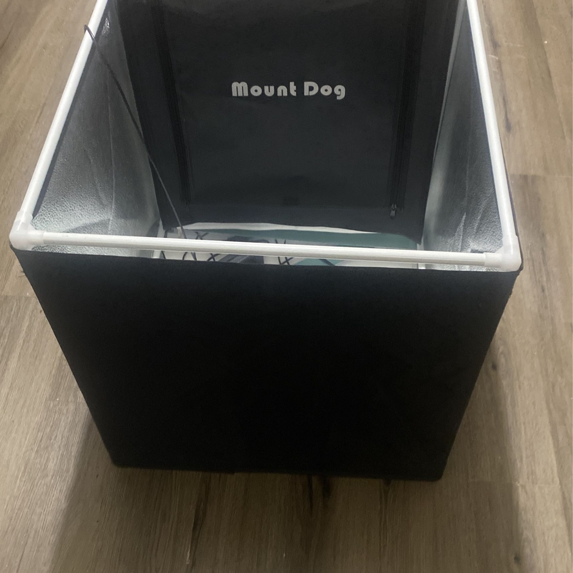 Mount Dog Light Box