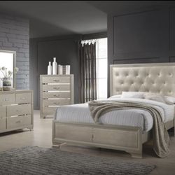 New Queen Bedroom Set ( Queen Bed, Dresser, Mirror And 1 Nightstand )