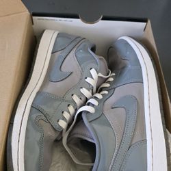 Nike Air Jordan 1 Low SE Men's Size 8.5