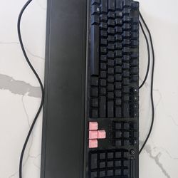 RAZER BLACKWIDOW v3 Keyboard W/ Razer Green Switches