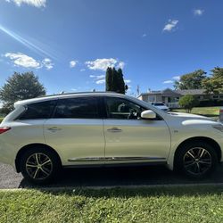 2015 Infiniti QX60 · 3.5 Sport Utility 4D