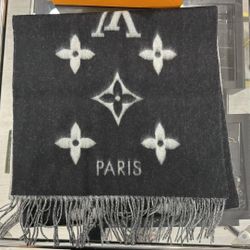 lv sacarf