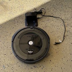 iRobot Roomba 680 Robotic Vacuum Vacuuming Robot - Black