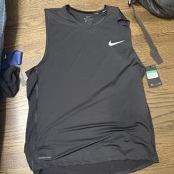 nike pro Tight sleeveless fitness top