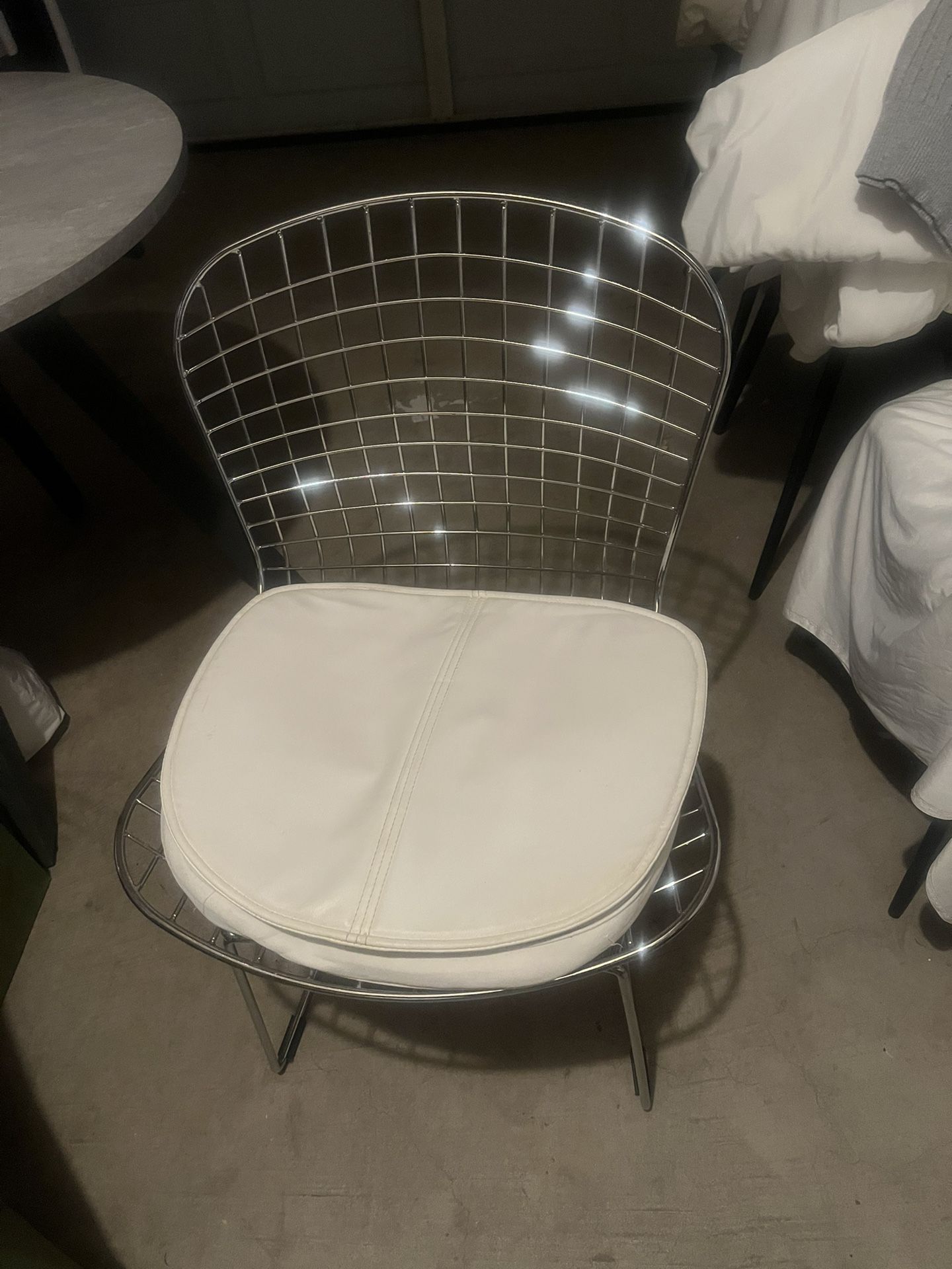 4 Metal Silver Chairs With Leather Seats