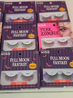 Glue on HALLOWEEN EYELASHES