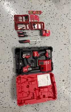Milwaukee M18 FUEL Hammer Drill & Impact Driver Combo ( LIKE NEW )+ 2 XC 5.0 Batteries, Charger, Case & Extra Tools