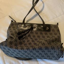 Dooney & Bourke
