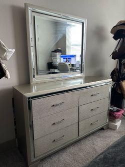 Dresser with vanity mirror