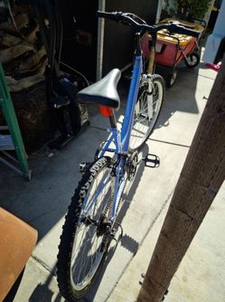 Womans RoadMaster 18 speed