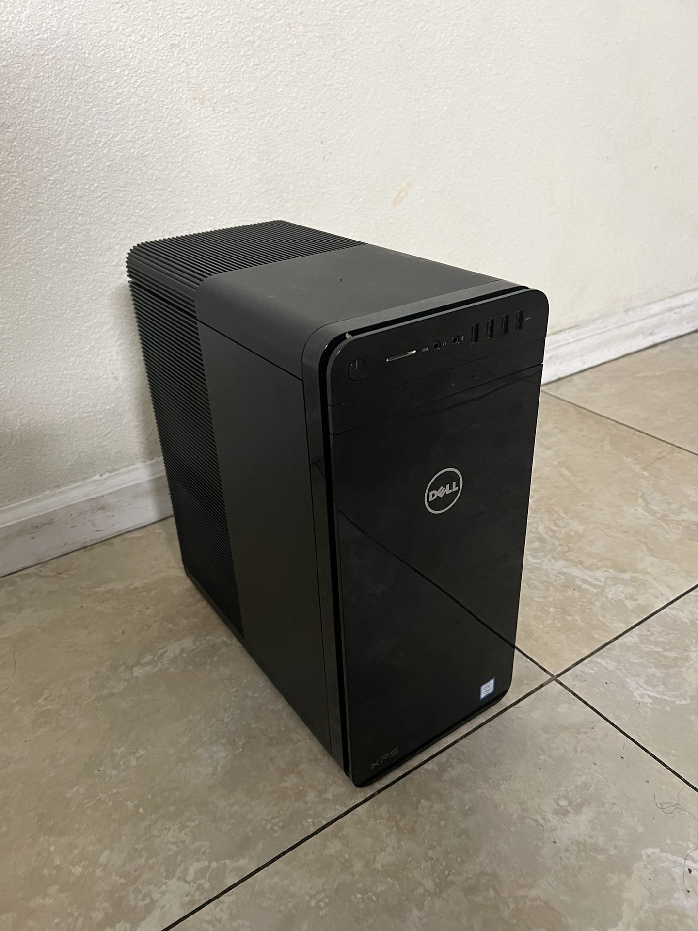 Dell XPS  Desktop i7-7700 16GB DDR4 240GB SSD GTX 1050 WiFi Bluetooth