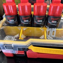 Milwaukee batteries M12