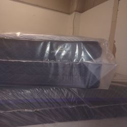 🔥🔥🔥 $499 Queen Serta Perfectsleeper Nature Night Cn Medium 12 Inch Height Mattress $499 🔥🔥🔥