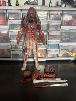 Neca Feral Predator 