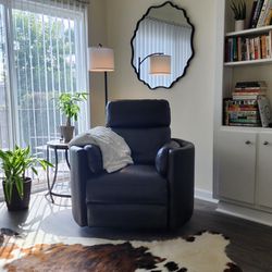 Awesome Recliner/Rug/Side Table/Mirror 
