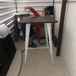 High Table Doesn’t Come W Stools 