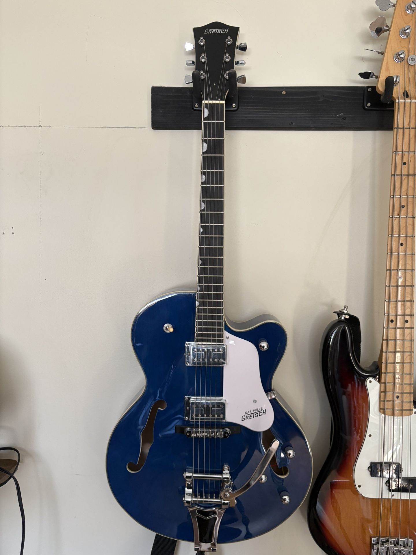 Chinese Hollowbody Electric Guitar