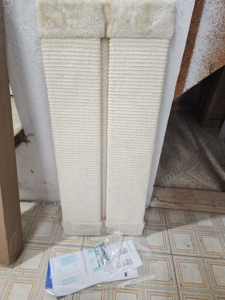 Wall Mounted Cat Scratcher