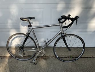 Trek Pilot 2.1 Endurance Road Bike