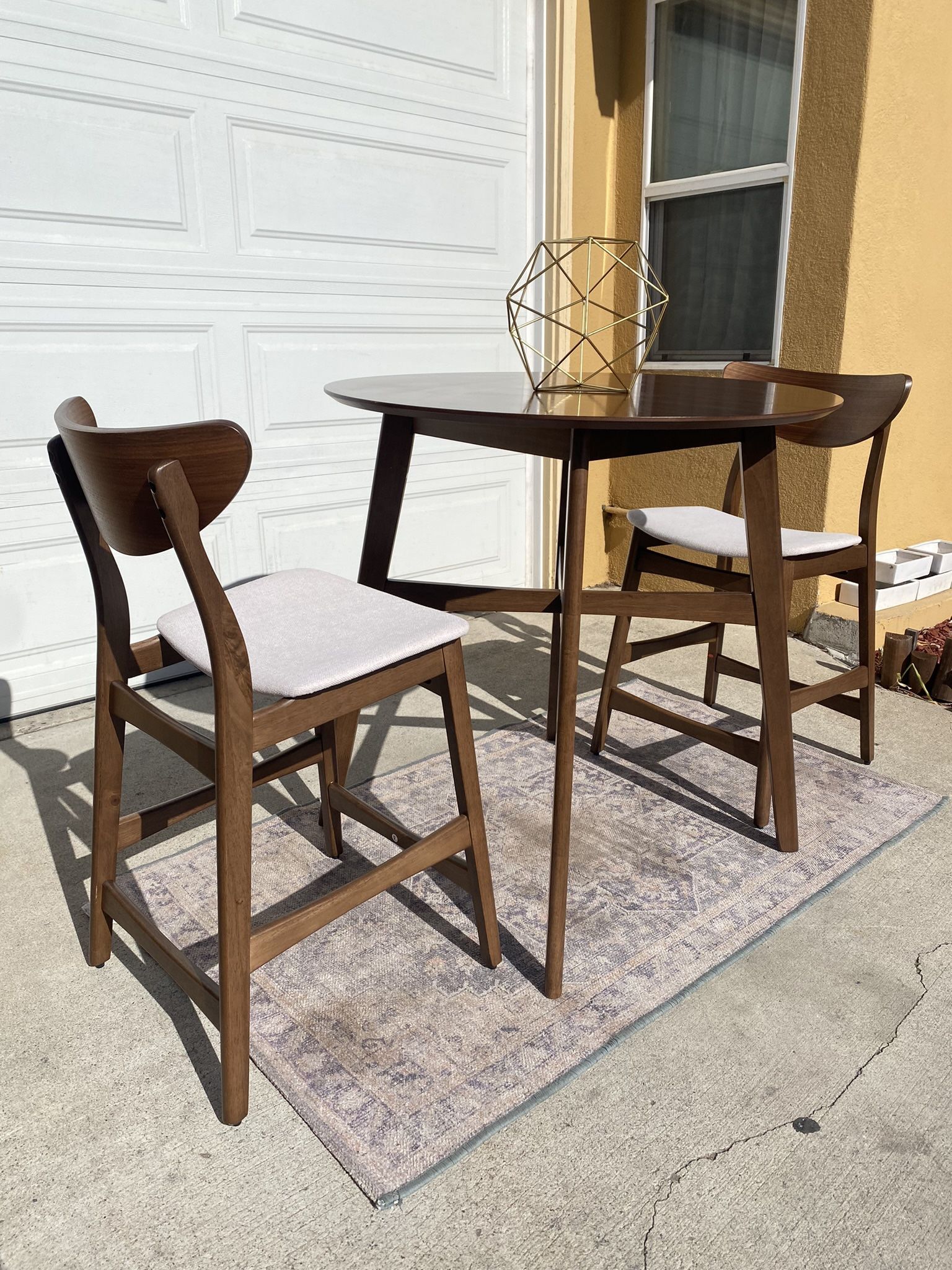 Beautiful Mid Century Style Table Set