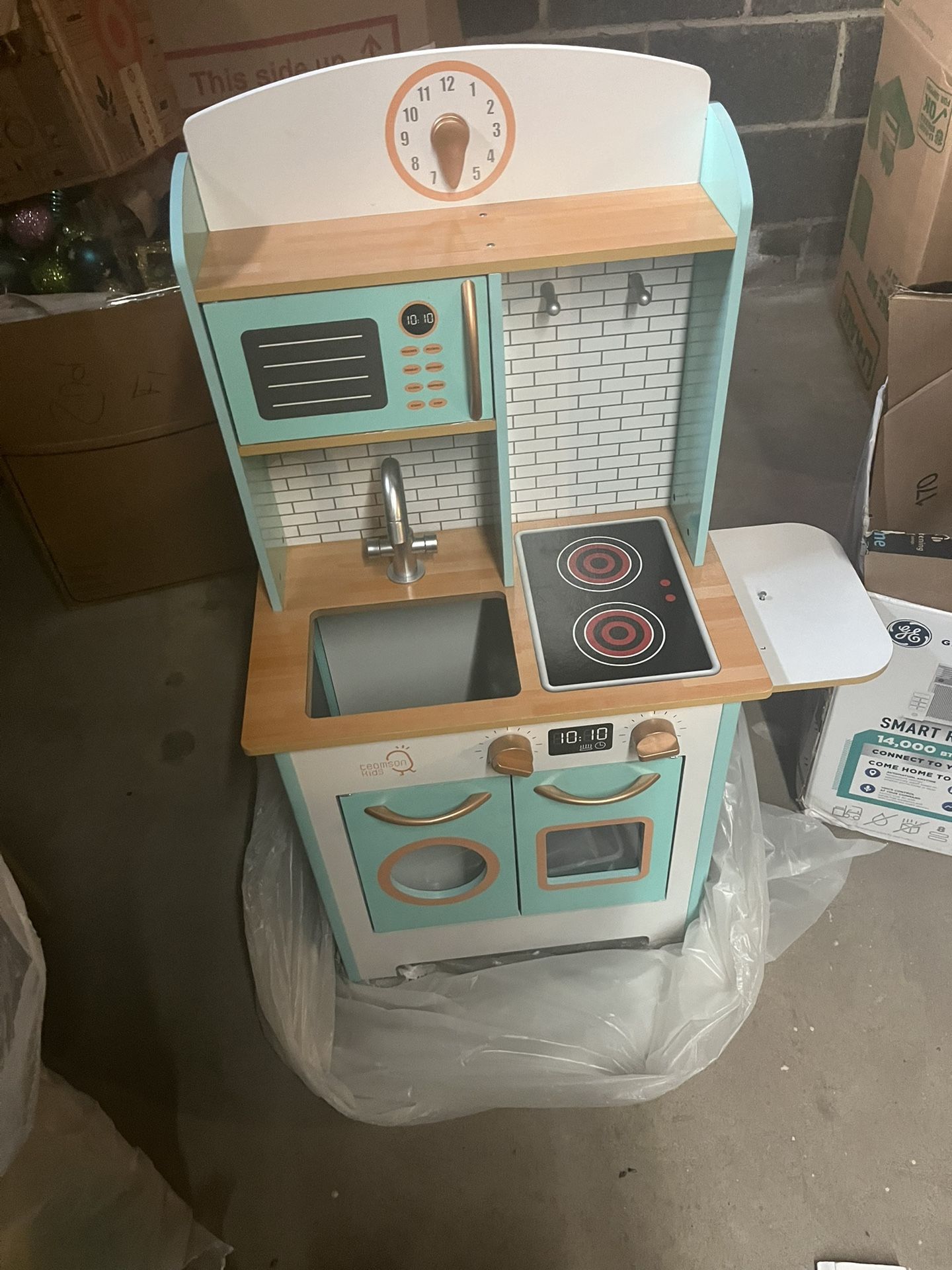 Play Kitchen Set