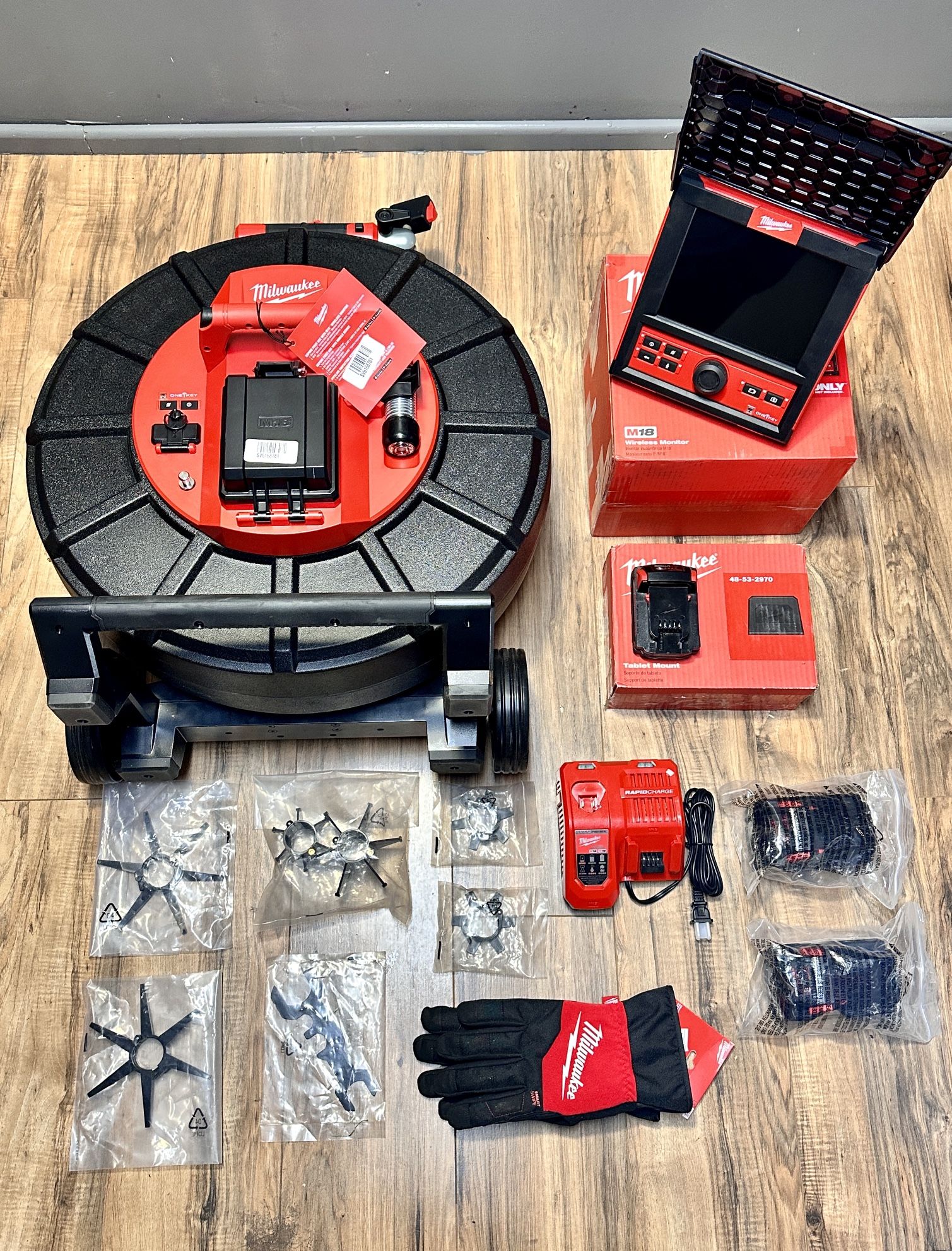 MILWAUKEE® M18™ 2972 22 325' self leveling Stiff Pipeline