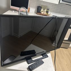 32” Insignia TV