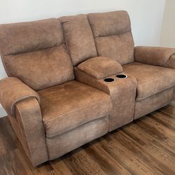 Dual Recliners.  Like New!