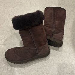 Uggs Long Boots Size 5 Chocolate Brown Color 