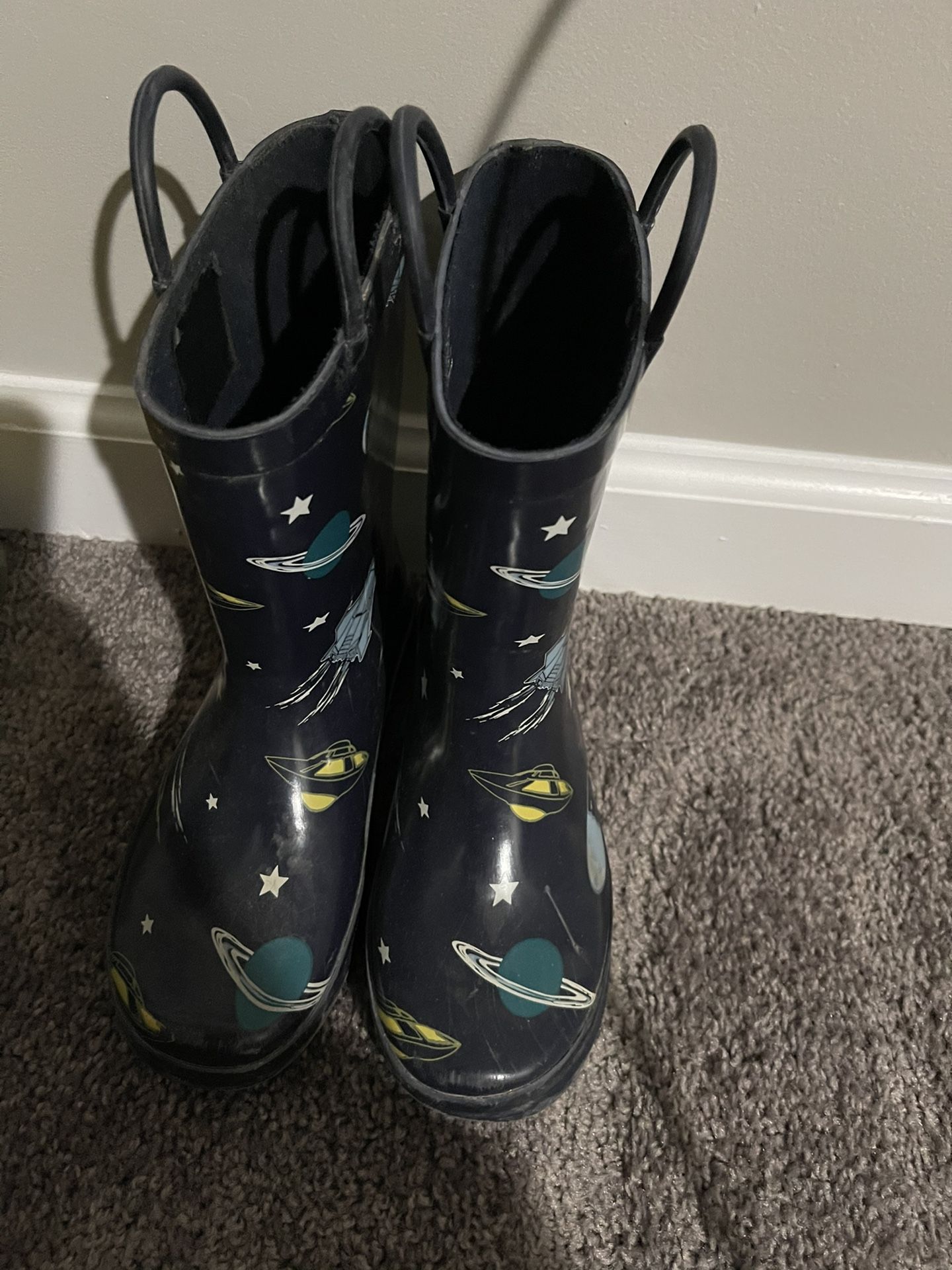 Boys Size 1 Rain Boots