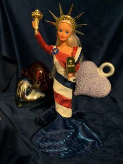 FAO Schwartz Ltd Edt Statue Of Liberty Barbie Doll.