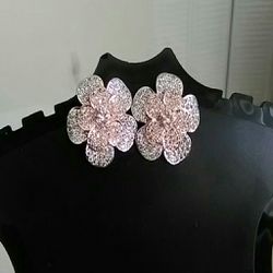 Diamond flower earrings