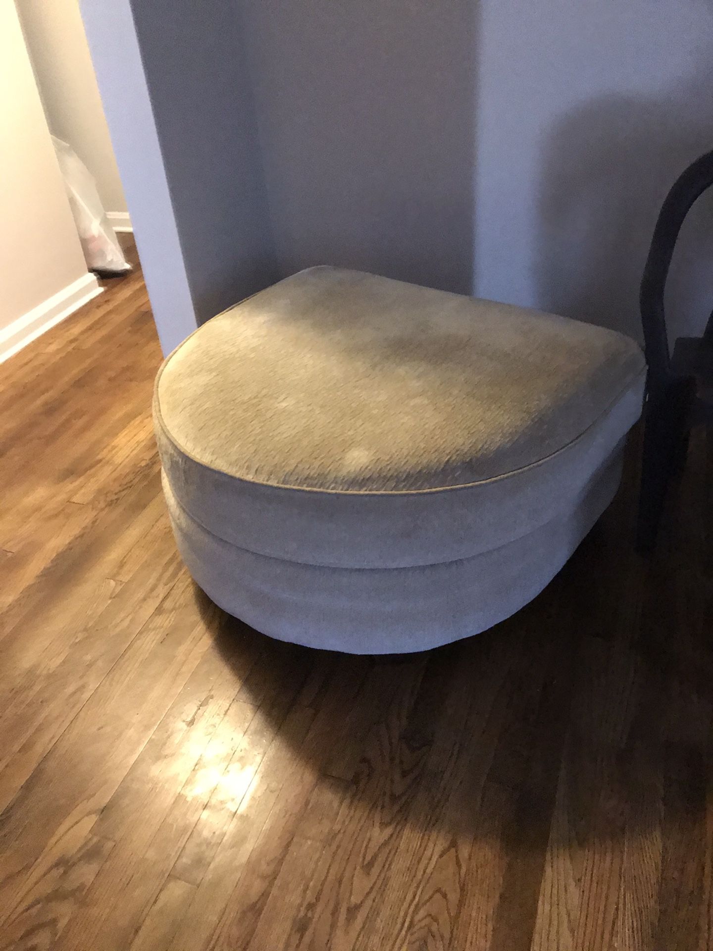 Large tan and ottoman does not open