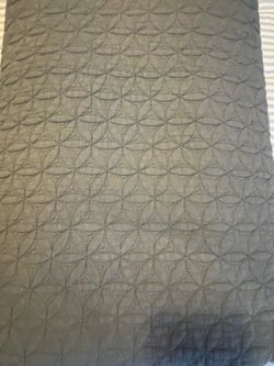 Queen size gray quilt - New