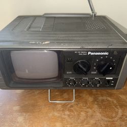 Vintage Panasonic Portable TV - Model TR-515