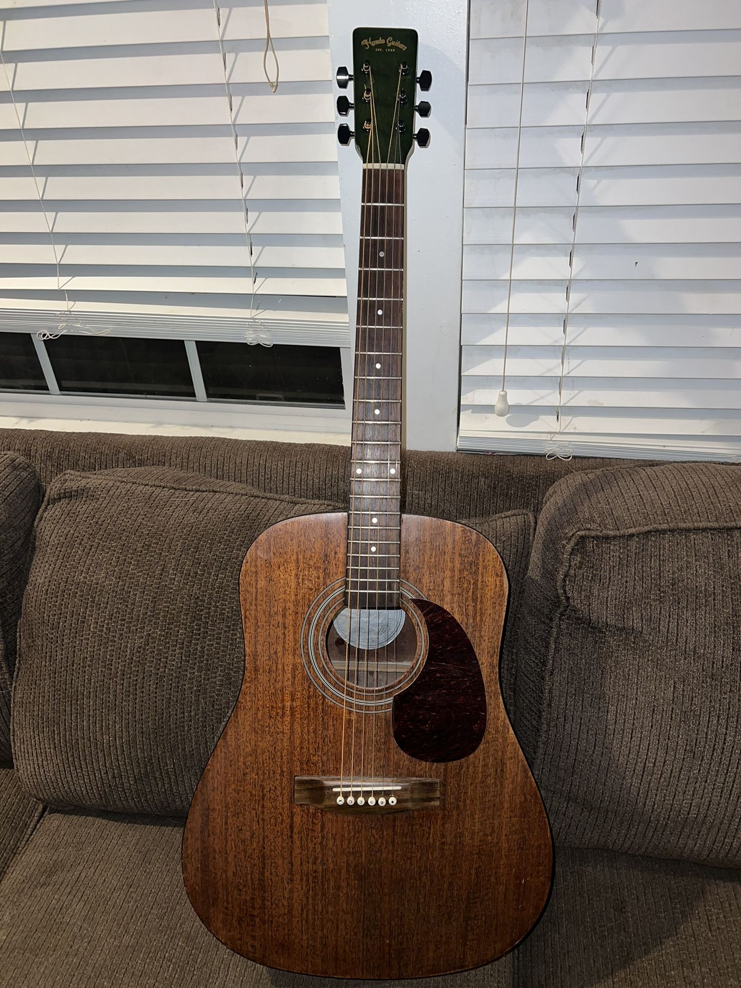 Hondo Guitars EST 1969