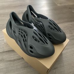 Adidas Yeezy Foam RNR Carbon