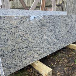 Finished & Polished Santana Granite Countertops For Sale 