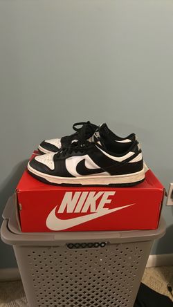 Nike Panda Dunks