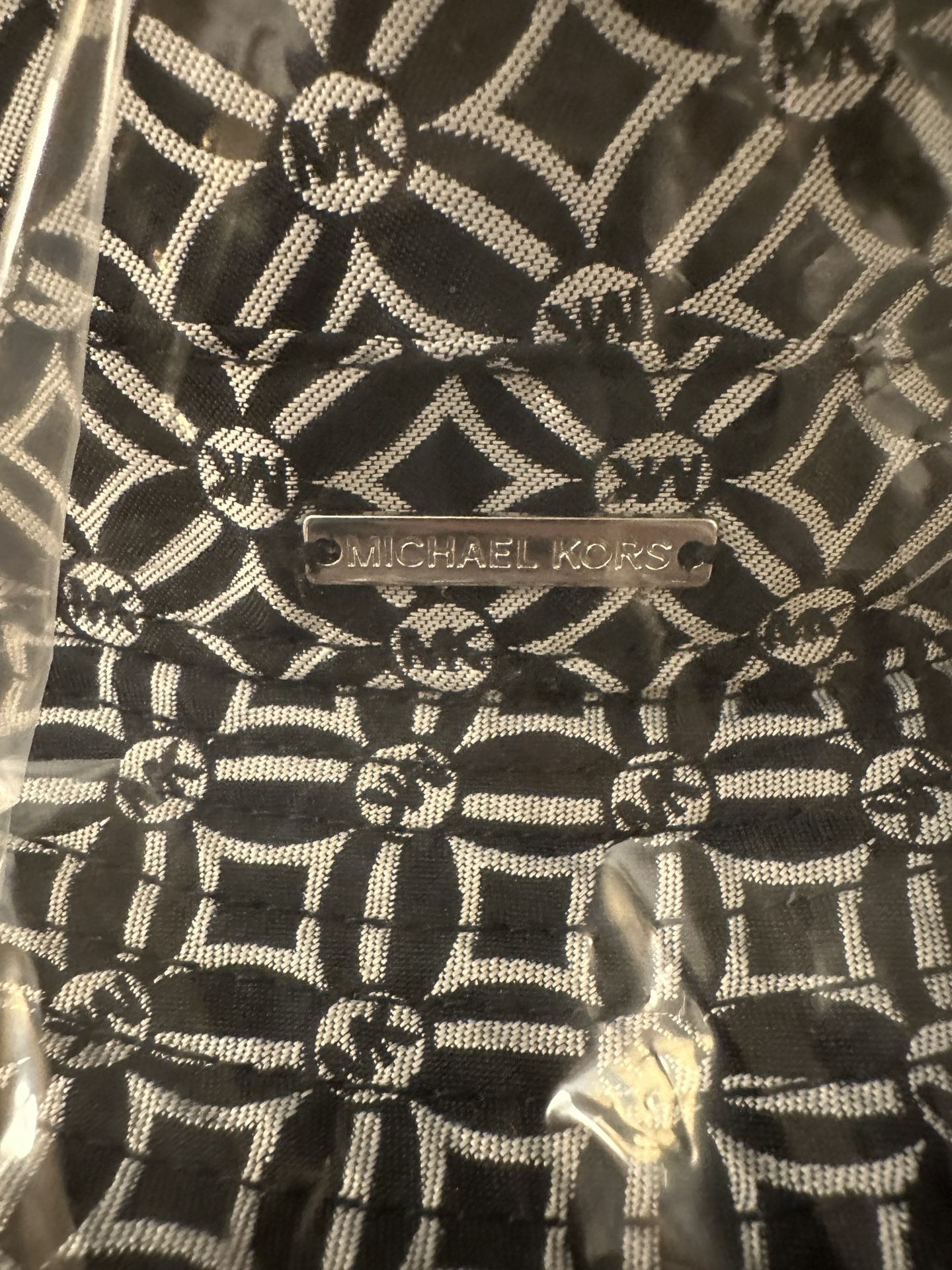 MICHAEL KORS Logo Jacquard Bucket Hat MF200016NP-BONE m69492730448_4.jpg?1750711555 main image 2