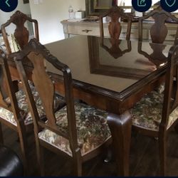 Vintage Spanish Dining Set. Six Chairs Table Expands. 