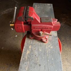 CRAFTSMAN TABLE VISE IN EXCELLENT WORKING CONDITION. $60.00 OR BEST OFFER.