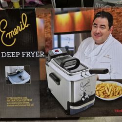 Emeril deep fryer NEW!