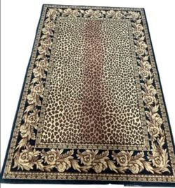 Rug 5' × 7'