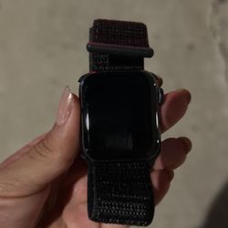 Berley Used One Sracth Need Gone ASAP 160$ SE Phone GPS 