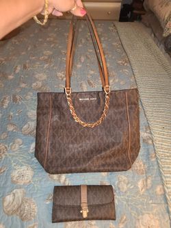 Authentic Michael Kors purse and Wallet Gently Used $125
