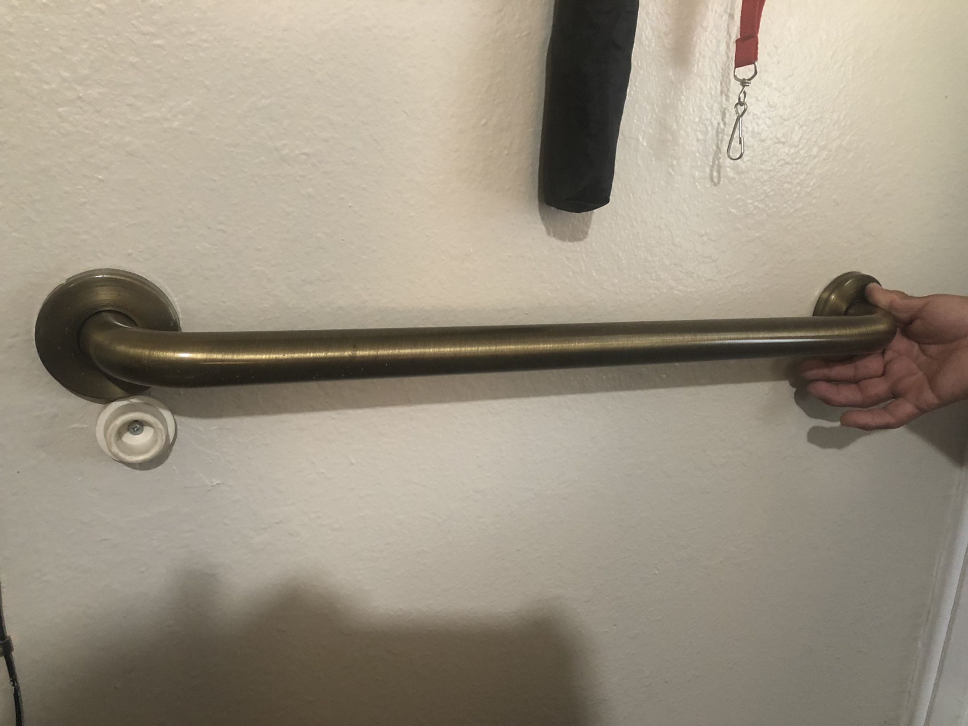 New Bathroom grab bar rail 27”