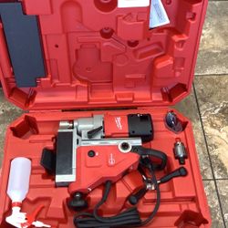 Milwaukee 1-5/8” Magnetic Drill 