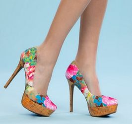 Jessica Simpson Waleo floral platform heels
